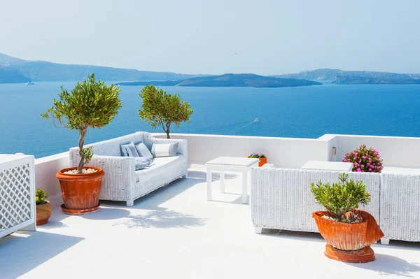 Біла архітектура на острові Санторіні (Греція).. — стокове фото