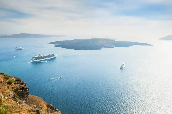 Utsikt över vulkanen på ön Santorini, Grekland — Stockfoto