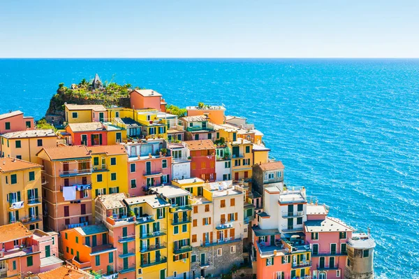 Renkli evler Manarola kasaba, Cinque Terre, İtalya — Stok fotoğraf