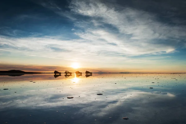 塩フラット ウユニ湖で日の出、ボリビア — ストック写真