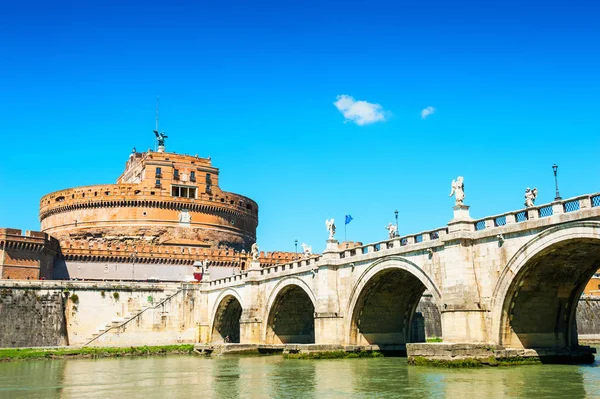 Castle St Angelo és híd-Róma, Olaszország. — Stock Fotó