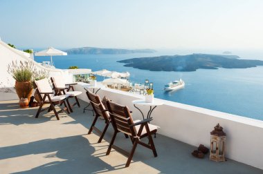 Yunanistan 'ın Santorini adasında beyaz mimari. 