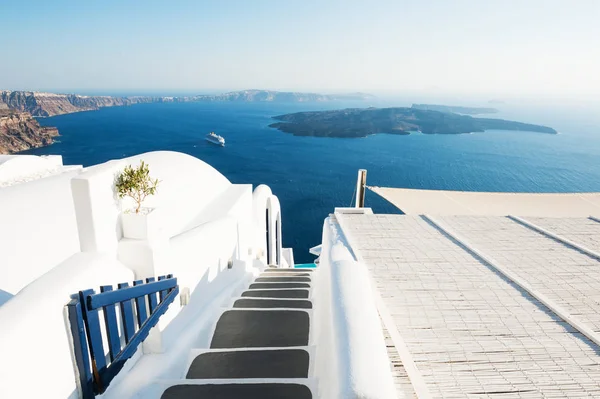 Biała architektura na wyspie Santorini, Grecja. — Zdjęcie stockowe