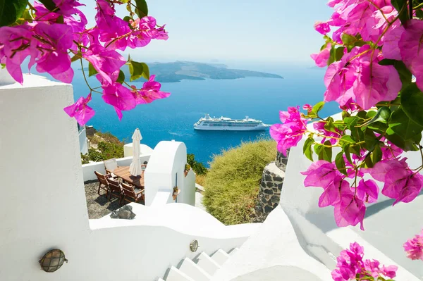 Architettura bianca sull'isola di Santorini, Grecia. — Foto Stock