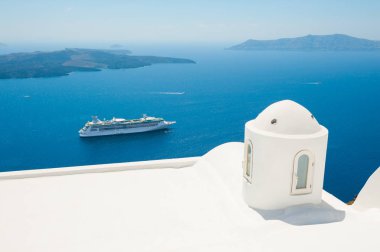 Yunanistan 'ın Santorini adasında beyaz mimari. 
