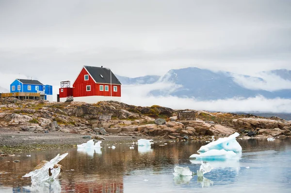 Kolorowe domy w Grenlandii — Zdjęcie stockowe