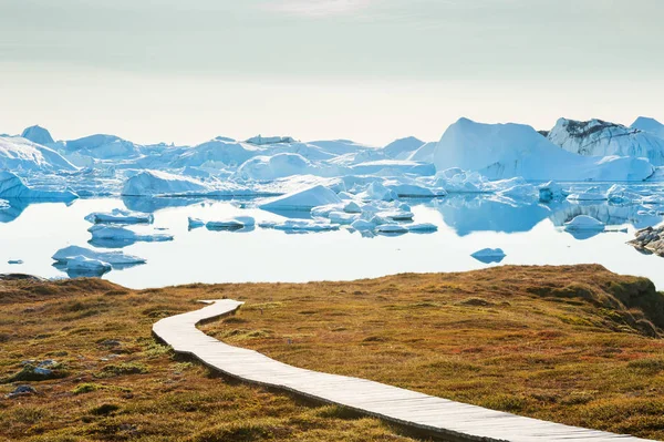 Icefjord med isbergen i Ilulissat, Grönland — Stockfoto