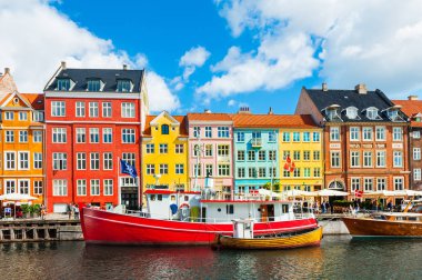 Kopenhag, Danimarka renkli binalar ile Nyhavn pier