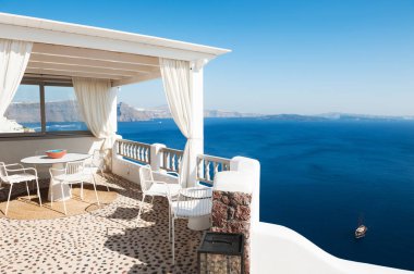 Yunanistan 'ın Santorini adasında beyaz mimari. 