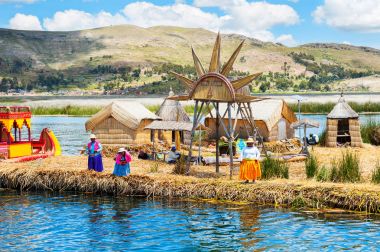 Titicaca gölü: Puno, Peru Uros yüzen ada