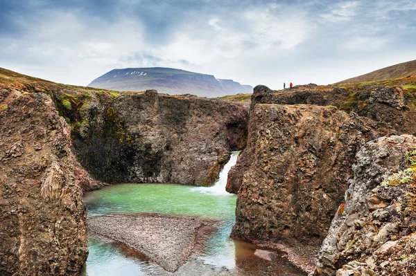 Prachtige waterval in het westen van Groenland — Stockfoto