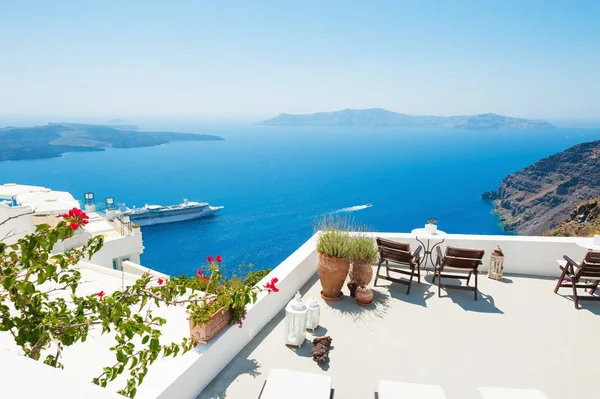 Fehér építészet Santorini szigeten, Görögország. — Stock Fotó