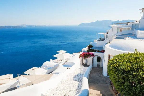 Architettura bianca sull'isola di Santorini, Grecia. — Foto Stock