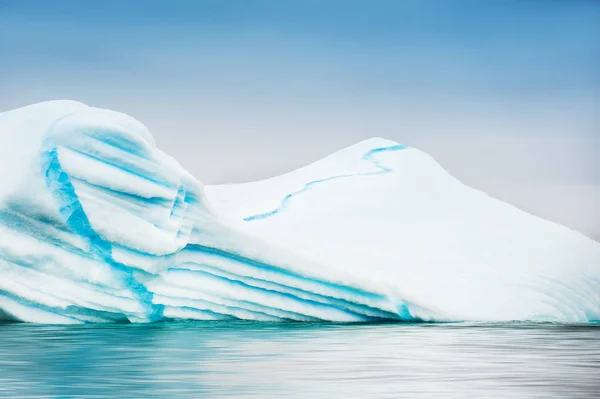 Hermoso iceberg en Groenlandia — Foto de Stock