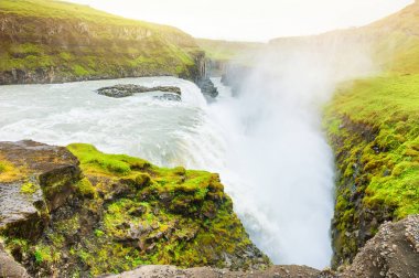 İzlanda 'da Gullfoss şelalesi.