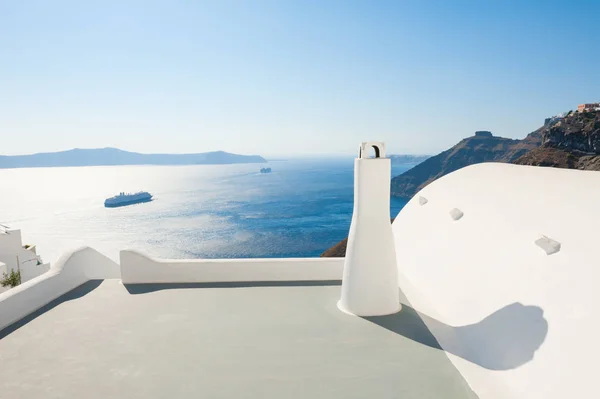 Vit arkitektur på Santorini ön, Grekland. — Stockfoto