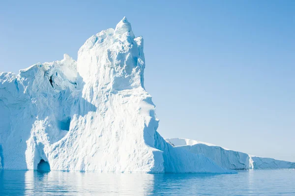 Grandes icebergs na Groenlândia — Fotografia de Stock