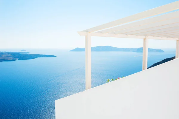Белая архитектура острова Санторини, Греция. — стоковое фото