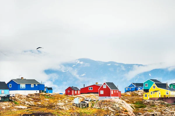 Колоритних будинків у західній Ґренландії — стокове фото