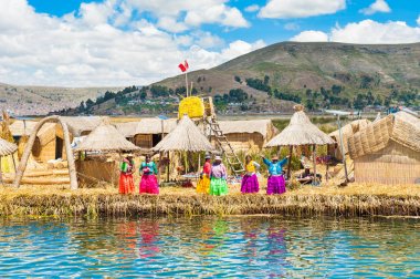 Titicaca gölü: Puno, Peru Uros yüzen ada