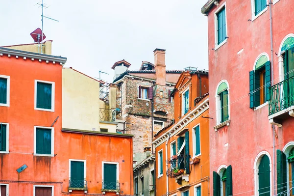 Красочные здания Венеции, Италия . — стоковое фото