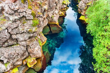 Uçurum ve derin fissür Thingvellir, İzlanda