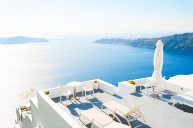 Deniz Manzaralı terasta şezlong