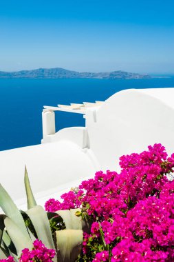 Yunanistan 'ın Santorini adasında beyaz mimari.