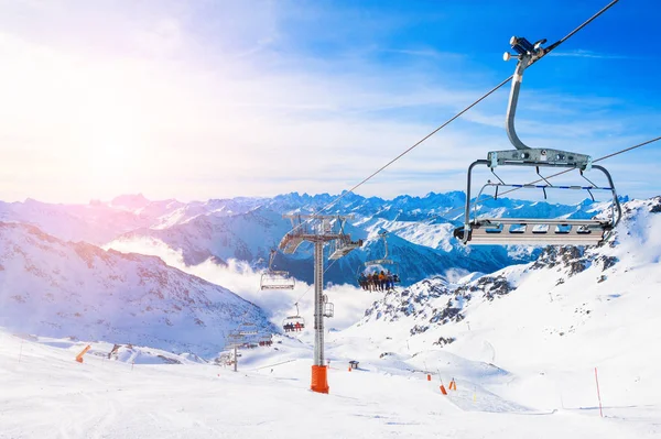 Skigebied in de winterse Alpen. Val Thorens, 3 Valleien, Frankrijk. — Stockfoto