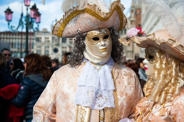 Venedig Italien Februar 2020 Menschen Karnevalskostümen Beim Traditionellen Karneval Venedig — Stockfoto