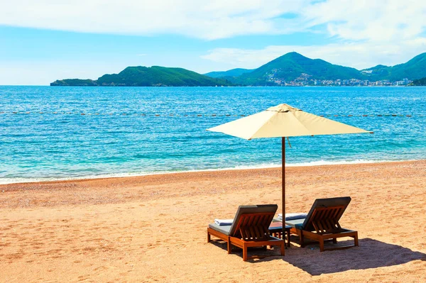 Chaise Lounges Sandy Beach Beautiful Sea Coast Budva Montenegro — Stock Photo, Image