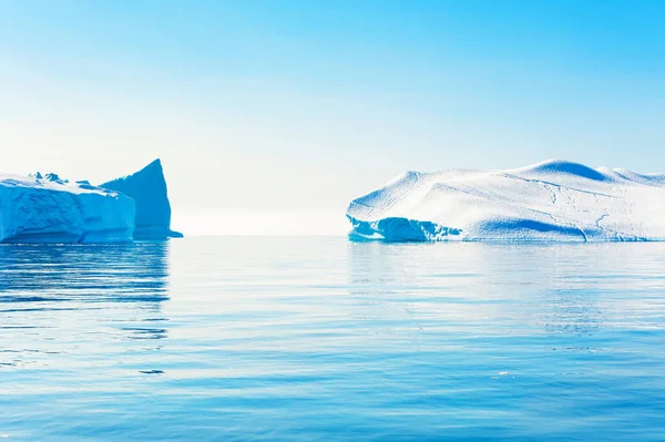 Grönland Batısındaki Ilulissat Buzullarında Büyük Mavi Buzdağları Atlantik Okyanusu Güzel — Stok fotoğraf