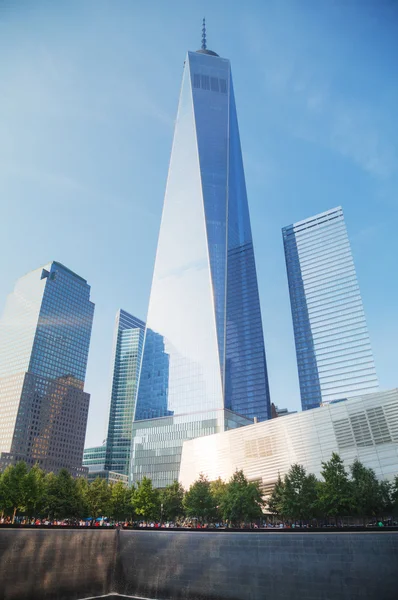 Um World Trade Center e 9 / 11 Memorial em Nova York — Fotografia de Stock