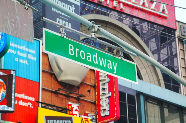 Broadway segno a New York, Stati Uniti — Foto Stock