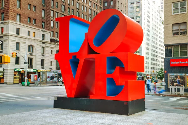 Liebe Skulptur an der 55. Straße in New York — Stockfoto