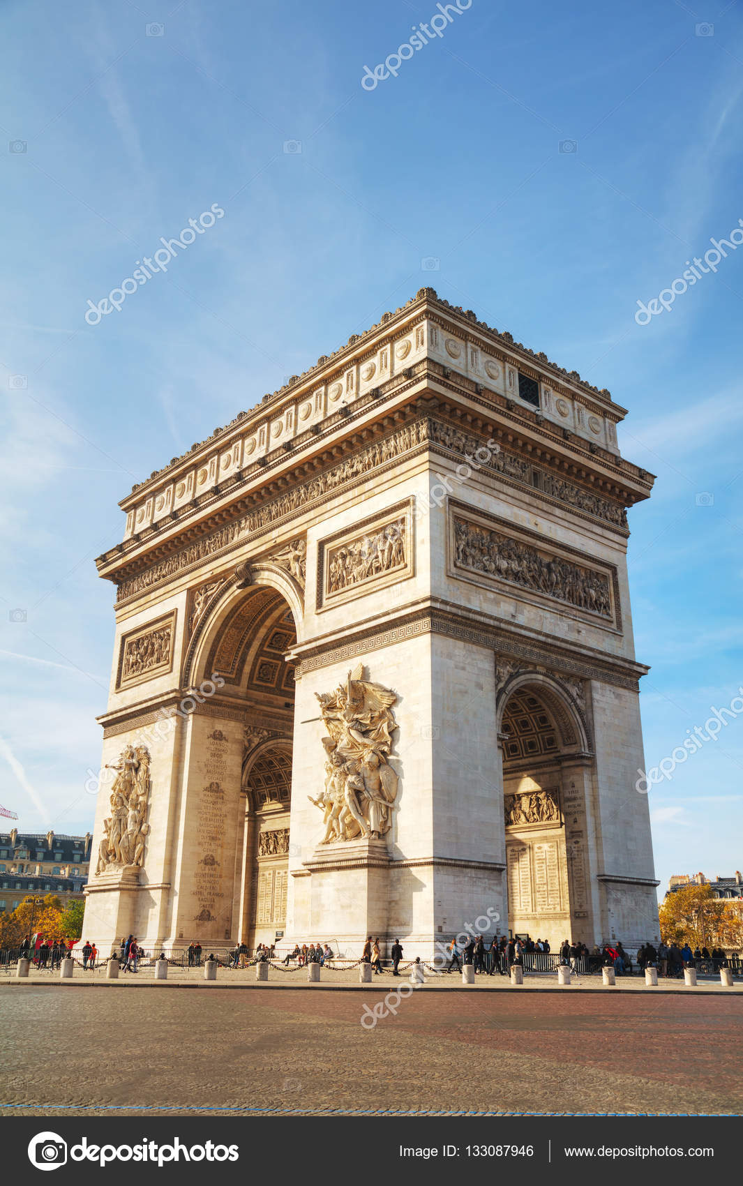 The Arc de Triomphe de l'Etoile in Paris, France – Stock ...