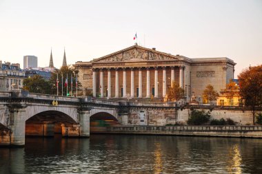 Paris'te Assemblée Nationale (Millet Meclisi)