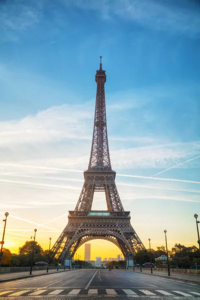 Paisaje urbano con la torre Eiffel —  Fotos de Stock