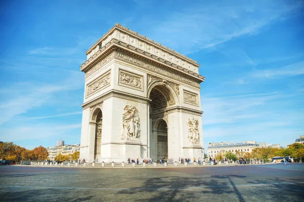 El Arco del Triunfo de l 'Etoile en París, Francia —  Fotos de Stock