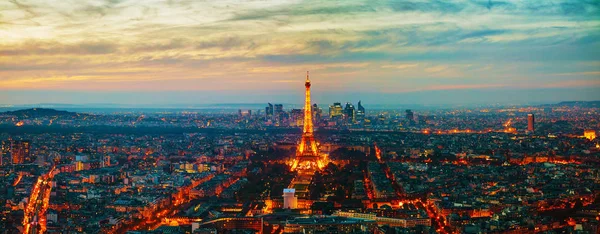 Cityscape of Paris with the Eiffel tower — Stock Photo, Image