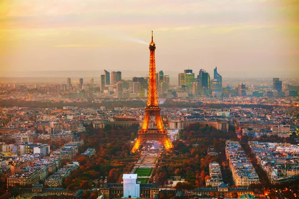 Cityscape του Παρισιού με τον Πύργο του Άιφελ — Φωτογραφία Αρχείου