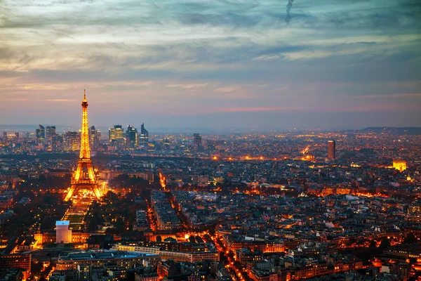 巴黎的城市景观与埃菲尔铁塔 — 图库照片
