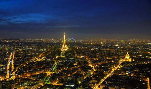 巴黎的城市景观与埃菲尔铁塔 — 图库照片