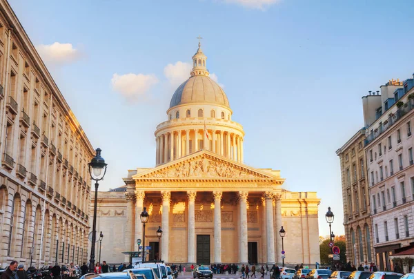 O edifício Pantheon em Paris, França — Fotografia de Stock