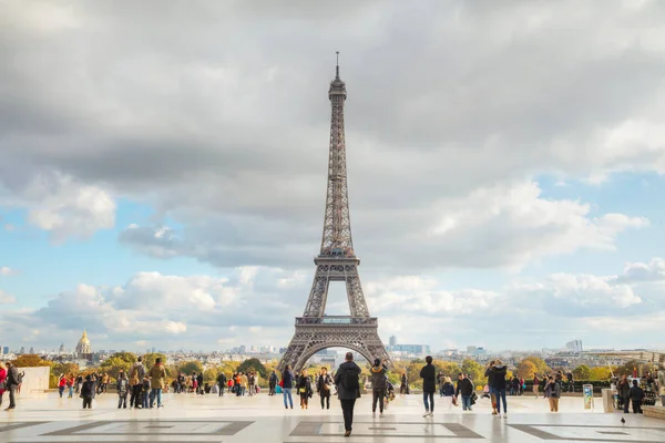 Paesaggio urbano di Parigi con la Torre Eiffel — Foto Stock