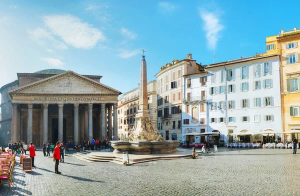 Pantheon at the Piazza della Rotonda — Stock Photo, Image