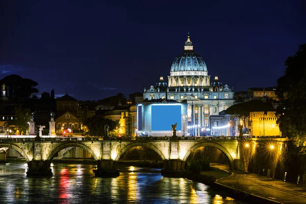 La Basilica Papale di San Pietro nella Città del Vaticano — Foto Stock