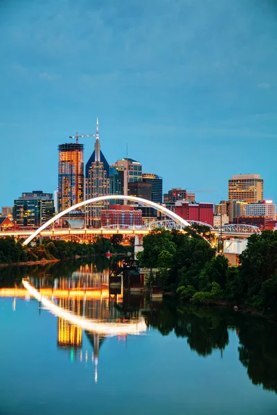 Centro de Nashville paisaje urbano por la noche — Foto de Stock