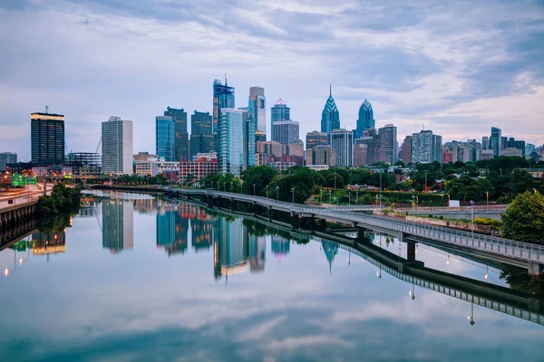 Philadelphie skyline le soir — Photo