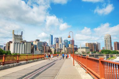 Minneapolis taştan kemer Köprüsü